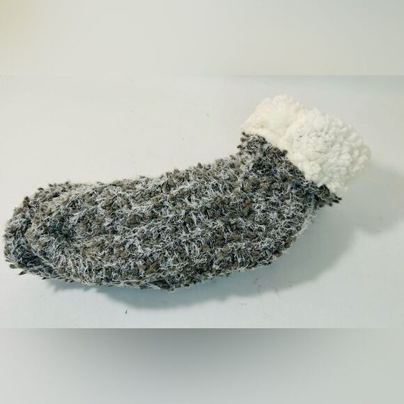NEW Muk Luks Grey Marled Knit Fuzzy Socks Infused w/Shea Butter size 8.5-11 NWT - Picture 5 of 14